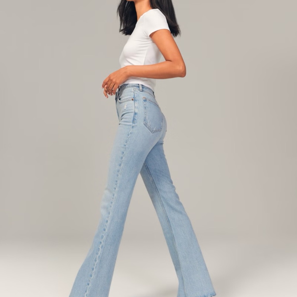 NWOT - ABERCROMBIE & FITCH High Rise Vintage Flare Jean, Light Wash Denim,8/29 S